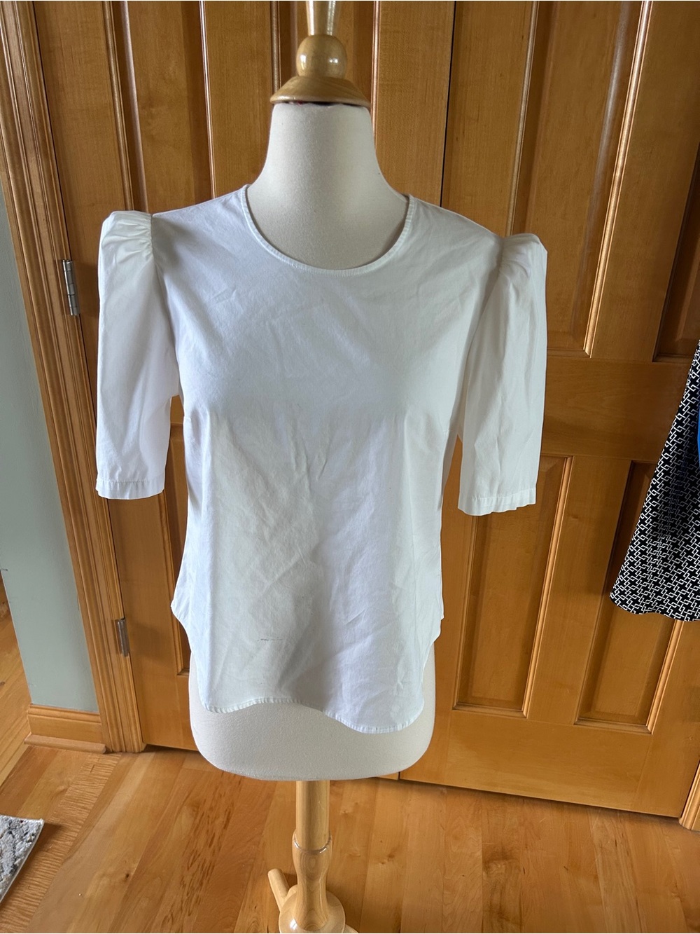 Express White Puff Sleeve Crewneck cotton blouse